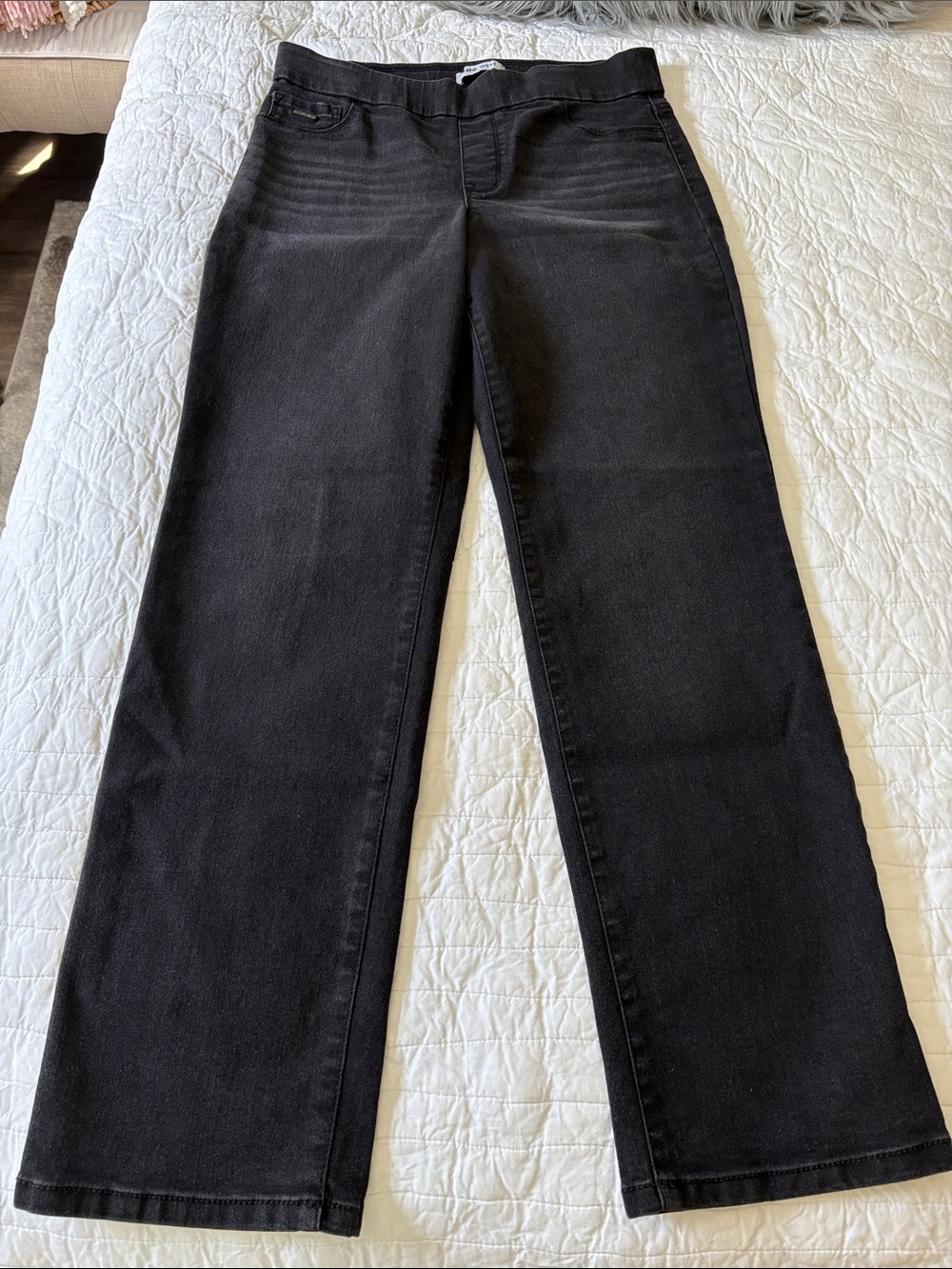 Classic Black Straight-Leg Women’s Denim Jeans Size 10